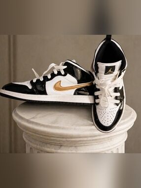 Jordan Kids Black White Gold Low-Top Sneakers